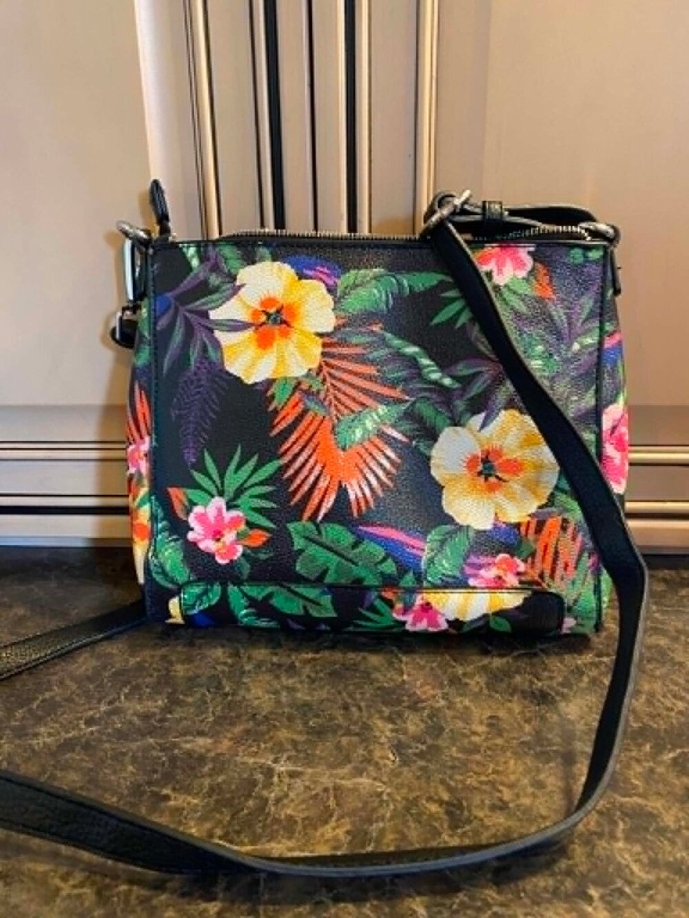 Liz Claiborne Purse - Picture 3 of 4
